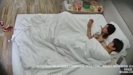 大学城民宿哥们放假不回家带漂亮女朋友住酒店女友配合度高但小哥好像不敢大动就磨无水印-大学城民宿 10-3 (2)
