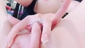 新品福利，神似明星邓紫棋，顶级G奶尤物【柚子妹妹】跳蛋自慰，全程高能发骚~喷水_ (2)