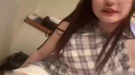FC2 4937571 数量有限 与一位不愿透露身份的18岁偶像进行无码射精性爱，她的脸完全可见。她可能很快就会因为露太多而被偶像团体开除……哈哈
