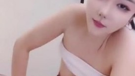顶级女神【女模小草莓】带闺蜜下海~无套轮着干~内射~自慰V (1)