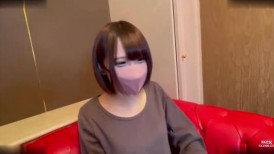 FC2 4944140 [业余家庭录像 #038] 超级可爱的18岁少女Haru-chan。她脱掉衣服时，巨大的乳房令人惊叹。她用假阳具达到了高潮。这是她的第一部家庭录像。露...